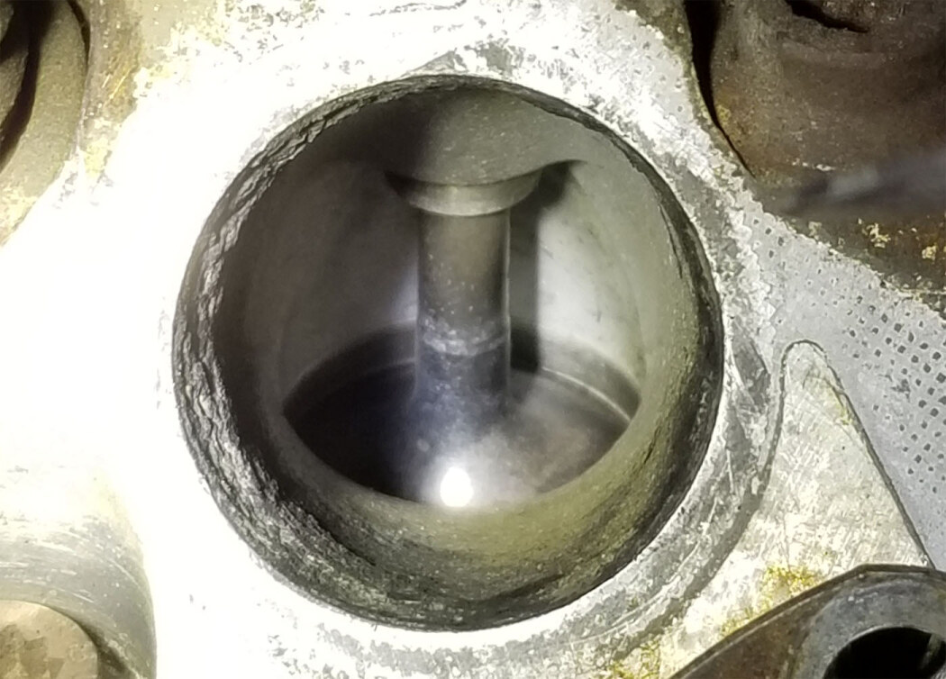 Mercedes W124 diesel valves during cleaning